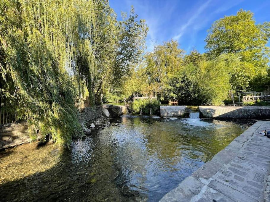 Les Pieds Dans L'Eau - Moret Centre Екстер'єр фото
